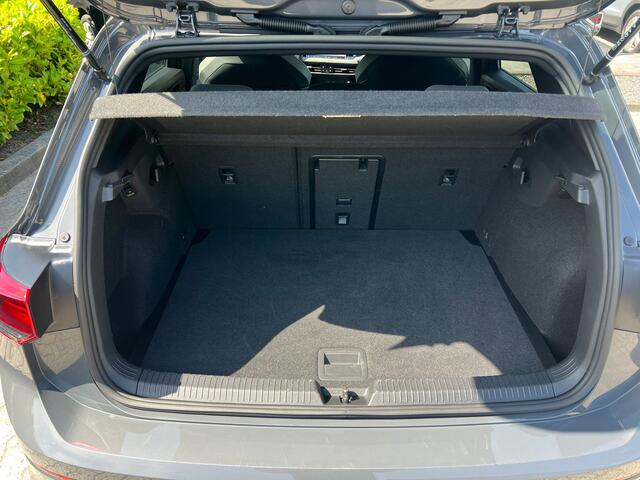 Volkswagen GOLF 1.0 eTSI R line camera, virtual cockpit, cruise, navi, airco