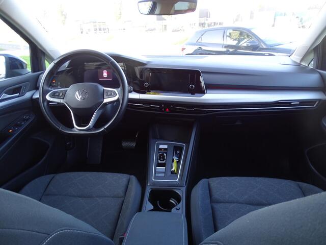Volkswagen GOLF 1.5 eTSI Hybrid Life R-Line AUTOMAAT | APPLE CARPLAY | NAVIGATIE | MULTIMEDIA | STOELVERWARMING | PARKEERSENSOREN | SFEERVERLICHTING | LED |