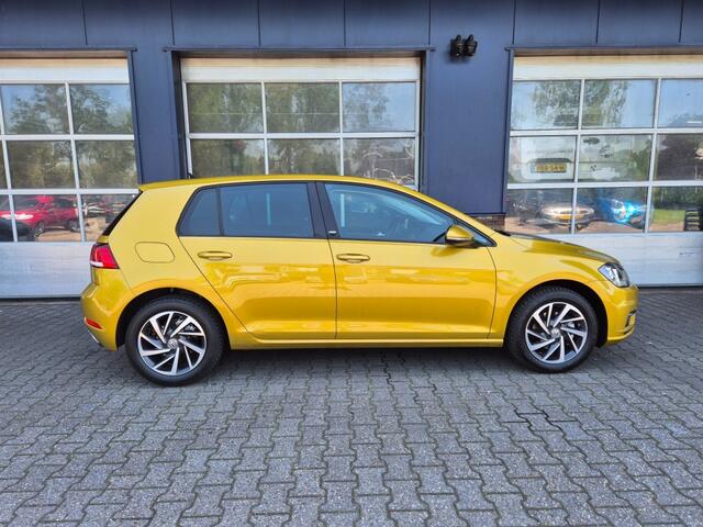 Volkswagen GOLF 1.0 TSI HIGHLINE, Sound, Stoelverwarming, Carplay, ALL IN prijs!