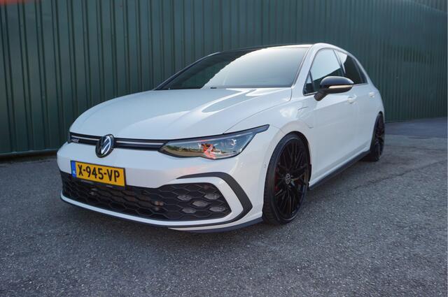 Volkswagen GOLF 1.4 eHybrid GTE + Panoramadak/ LED/ Trekhaak/ Leer/ 19inch/ Garantie!