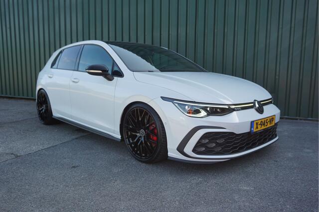 Volkswagen GOLF 1.4 eHybrid GTE + Panoramadak/ LED/ Trekhaak/ Leer/ 19inch/ Garantie!