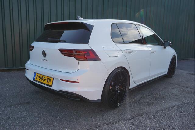 Volkswagen GOLF 1.4 eHybrid GTE + Panoramadak/ LED/ Trekhaak/ Leer/ 19inch/ Garantie!