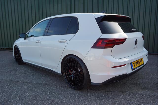 Volkswagen GOLF 1.4 eHybrid GTE + Panoramadak/ LED/ Trekhaak/ Leer/ 19inch/ Garantie!