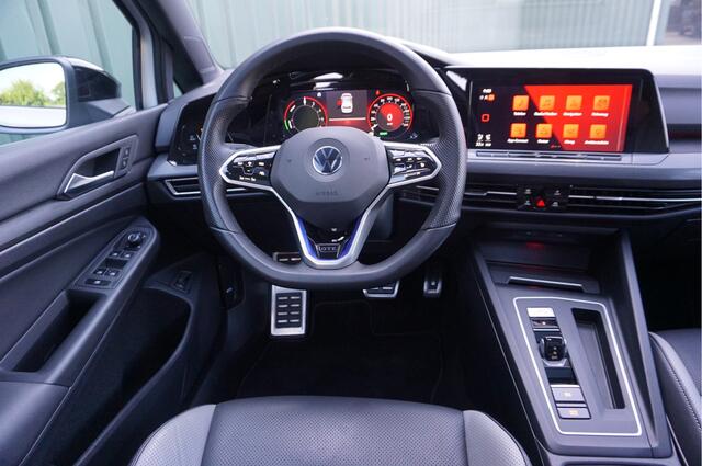 Volkswagen GOLF 1.4 eHybrid GTE + Panoramadak/ LED/ Trekhaak/ Leer/ 19inch/ Garantie!