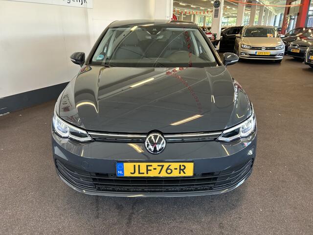 Volkswagen GOLF 1.5 TSI Sport | Adaptieve cruise control | Climate control | Stoel+Stuurverwarming | Digital dashboard | Keyless | Parkeersensoren v+a | Apple carplay | Sfeerverlichting