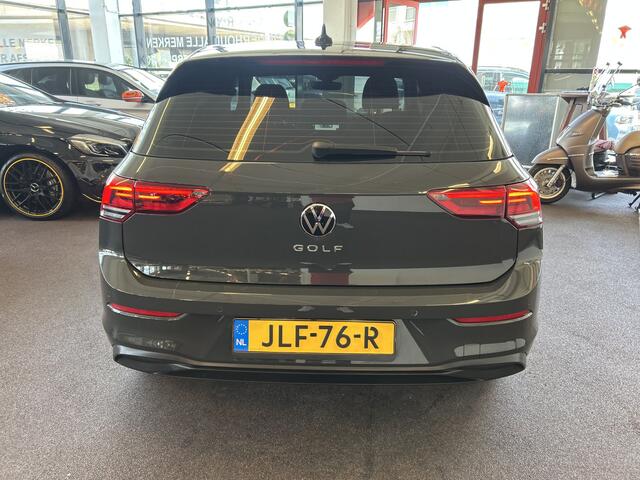 Volkswagen GOLF 1.5 TSI Sport | Adaptieve cruise control | Climate control | Stoel+Stuurverwarming | Digital dashboard | Keyless | Parkeersensoren v+a | Apple carplay | Sfeerverlichting