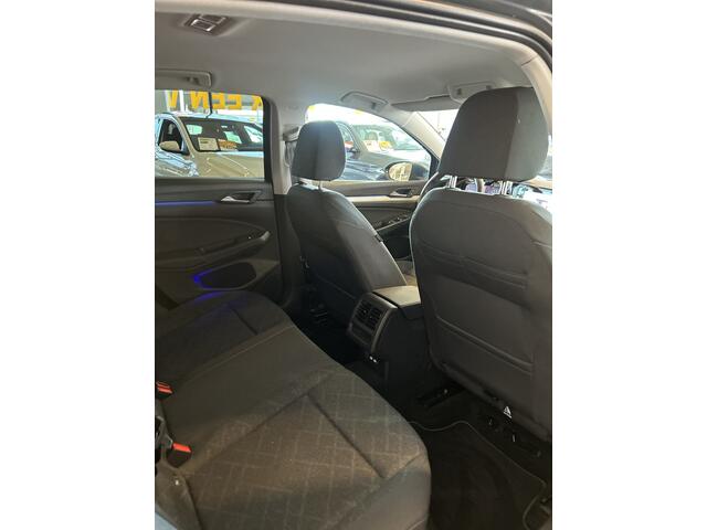 Volkswagen GOLF 1.5 TSI Sport | Adaptieve cruise control | Climate control | Stoel+Stuurverwarming | Digital dashboard | Keyless | Parkeersensoren v+a | Apple carplay | Sfeerverlichting