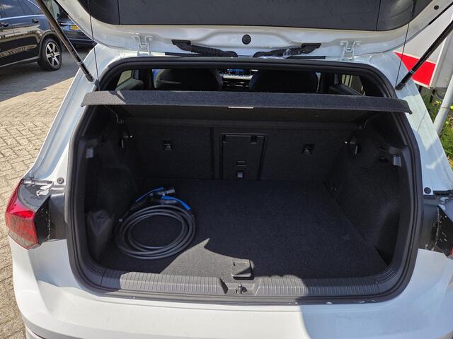 Volkswagen GOLF 1.4 eHybrid GTE 18"/Adaptieve cruise/Lane + Travel assist/Front assist/Virtual Cockpit/Apple Carplay & Android auto/PDC v+a