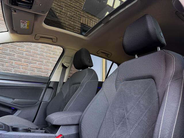 Volkswagen GOLF 1.4 eHybrid Style | Pano | 18"| Side | Ad. Cruise | Massage | Memo | Camera
