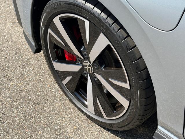 Volkswagen GOLF 1.5 272pk eHybrid GTE | Trekhaak | Led mistlampen | Head up | IQ light | Rijklaar incl. garantie