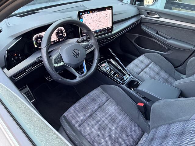 Volkswagen GOLF 1.5 272pk eHybrid GTE | Trekhaak | Led mistlampen | Head up | IQ light | Rijklaar incl. garantie