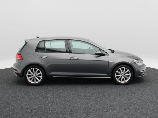 Volkswagen GOLF 1.5 TSi 130 Pk Highline | Adaptive Cruise | Stoelverwarming | Camera | CarPlay | Climatronic | 17 Inch | 31.901 Km !!