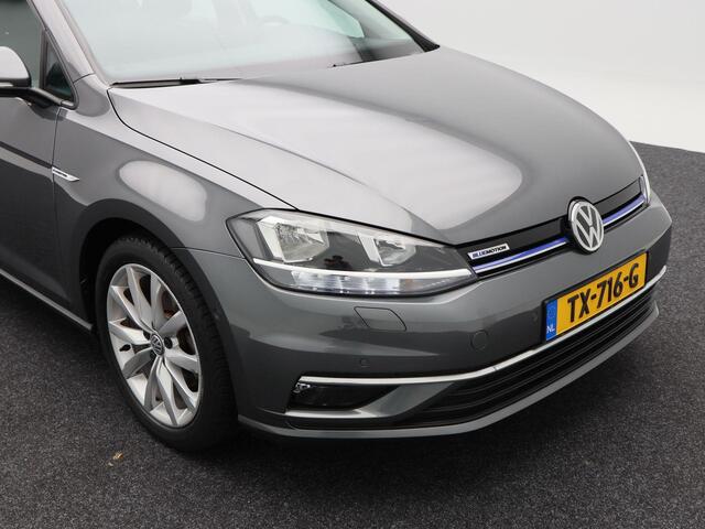 Volkswagen GOLF 1.5 TSi 130 Pk Highline | Adaptive Cruise | Stoelverwarming | Camera | CarPlay | Climatronic | 17 Inch | 31.901 Km !!