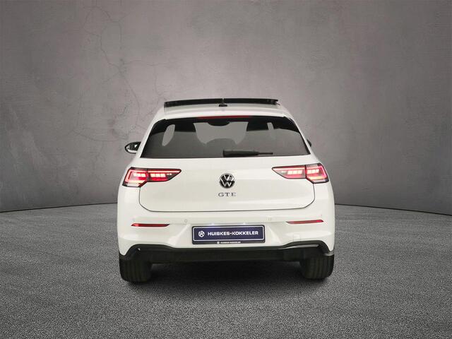 Volkswagen GOLF GTE 1.5 TSI eHybrid 272pk DSG Automaat Trekhaak, Lederen bekleding, Panoramadak, Black Style, LED matrix koplampen, Adaptive cruise control