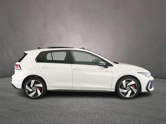Volkswagen GOLF GTE 1.5 TSI eHybrid 272pk DSG Automaat Trekhaak, Lederen bekleding, Panoramadak, Black Style, LED matrix koplampen, Adaptive cruise control
