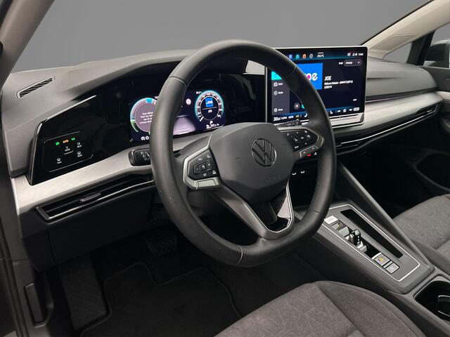 Volkswagen GOLF Life Edition 1.5 TSI eHybrid 204pk DSG Automaat Adaptive cruise control, Achteruitrijcamera, LED koplampen, Airco, Stoelverwarming, App connect, Parkeersensoren