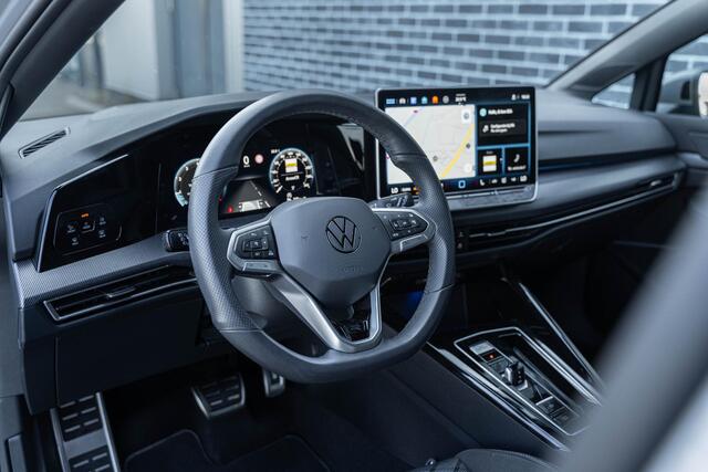 Volkswagen GOLF 1.5 eTSI DSG R-Line Edition | Achteruitrijcamera | Parkeersensoren | ArtVelours | Sportstoelen | Navigatie Discover | Apple Carpaly | Android Auto | Stoelverwarming | IQ.Light | Lichtmetalen Velgen 18 inch