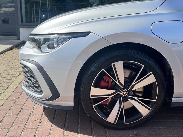 Volkswagen GOLF 1.4 eHybrid GTE / Panorama dak / Black style / IQ-Led / Trekhaak / 18'' LMV