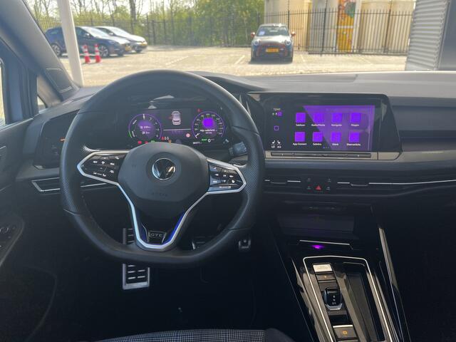 Volkswagen GOLF 1.4 eHybrid GTE / Panorama dak / Black style / IQ-Led / Trekhaak / 18'' LMV