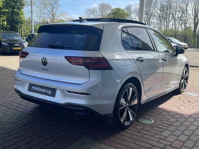 Volkswagen GOLF 1.4 eHybrid GTE / Panorama dak / Black style / IQ-Led / Trekhaak / 18'' LMV