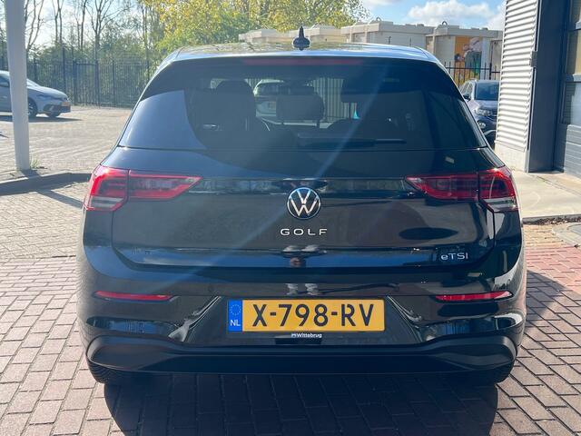 Volkswagen GOLF 1.0 eTSI DSG Life Business / Navigatie / PDC / Geheugen stoelen / Getint glas / 16'' LMV