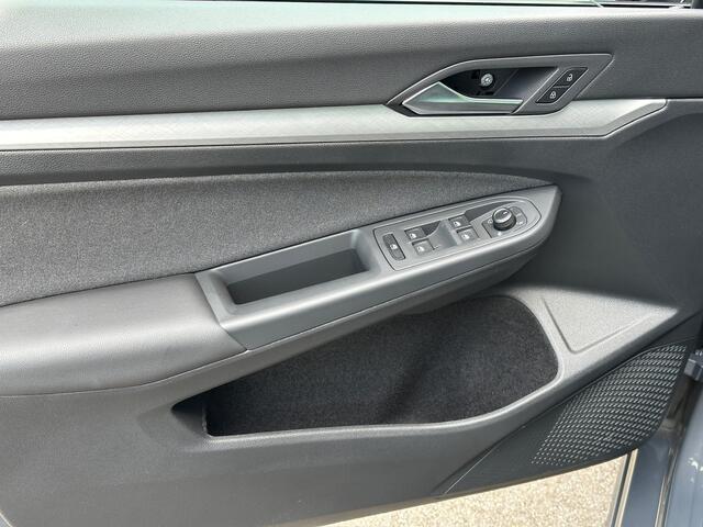 Volkswagen GOLF Variant 1.5 eTSI DSG Life | Trekhaak | Navi | Adap. Cruise | 4-season | Rijklaar incl. garantie