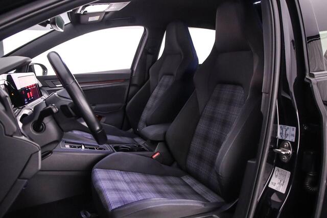 Volkswagen GOLF GTE 1.4 TSI eHybrid 245pk DSG Automaat Trekhaak, Adaptive cruise control, Achteruitrijcamera, Stuurwiel verwarmd, App connect, LED koplampen