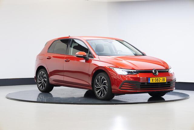 Volkswagen GOLF 1.0 TSI Life | Comfort | Carplay | Stoelv. | Camera |