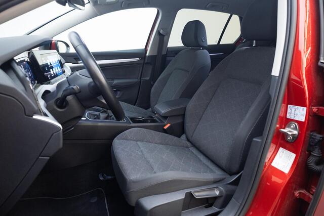 Volkswagen GOLF 1.0 TSI Life | Comfort | Carplay | Stoelv. | Camera |