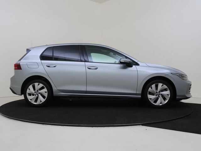 Volkswagen GOLF Life Edition eHybrid | 'App-Connect' draadloze smartphone integratie | Achterbank in ongelijke delen neerklapbaar incl. middenarmsteun en doorlaadmogelijkheid | Afstandscontrolesysteem (Front Assist)