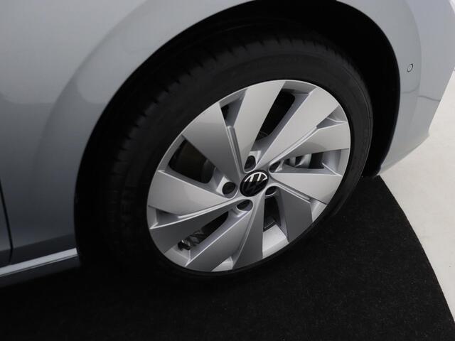 Volkswagen GOLF Life Edition eHybrid | 'App-Connect' draadloze smartphone integratie | Achterbank in ongelijke delen neerklapbaar incl. middenarmsteun en doorlaadmogelijkheid | Afstandscontrolesysteem (Front Assist)