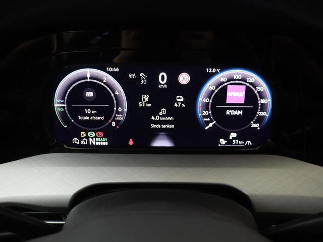 Volkswagen GOLF Life Edition eHybrid | 'App-Connect' draadloze smartphone integratie | Achterbank in ongelijke delen neerklapbaar incl. middenarmsteun en doorlaadmogelijkheid | Afstandscontrolesysteem (Front Assist)