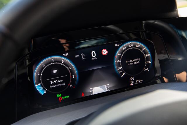 Volkswagen GOLF Variant 1.5 eTSI Life Edition , Adap. cruise, Trekhaak, Stoel/stuurverwarming,