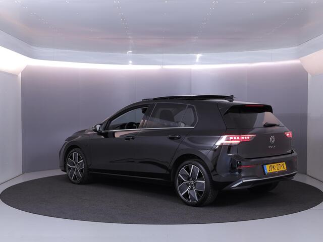 Volkswagen GOLF 1.5 eHybrid Style Edition 204 pk Automaat (DSG) | Verlengde garantie | Navigatie via App | Panoramadak | Parkeersensoren (Park assist) | Achteruitrijcamera |