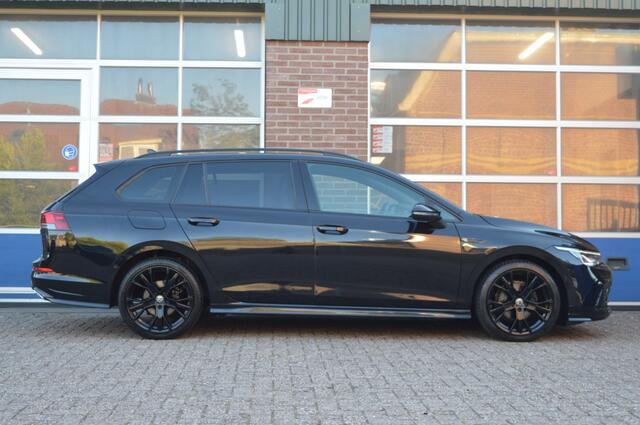Volkswagen GOLF Variant 1.5 eTSI R-Line | AUT - BLACKPACK - CARPLAY