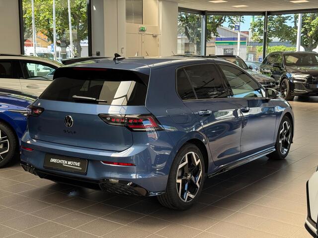 Volkswagen GOLF 1.5 eTSI R-Line / Camera / Matrix /