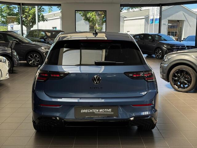 Volkswagen GOLF 1.5 eTSI R-Line / Camera / Matrix /