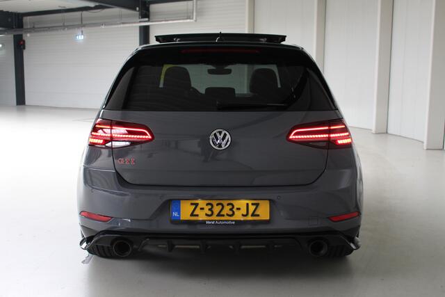 Volkswagen GOLF 2.0 TSI GTI TCR Panoramadak | Akrapovic | DCC | 19" Reifnitz | Active Lightning |