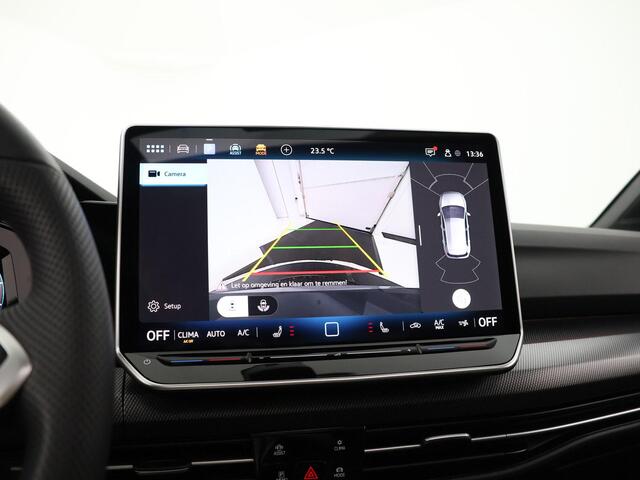 Volkswagen GOLF 1.5 eHybrid 272pk DSG GTE · Panoramadak · Camera · Matrix LED · Stuur- & Stoelverwarming · Sfeerverlichting · Apple/Android Car Play · Garantie t/m 15-09-2030 of 100.000km