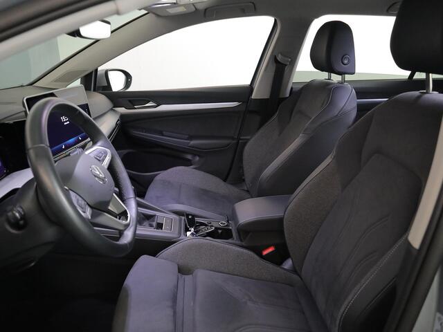 Volkswagen GOLF Variant Life Business 1.5 TSI 85 kW 116 pk | Verlengde garantie | Navigatie | Parkeersensoren | Autom. airco (3 zones) | Elektr. bestuurdersstoel met geheugen |