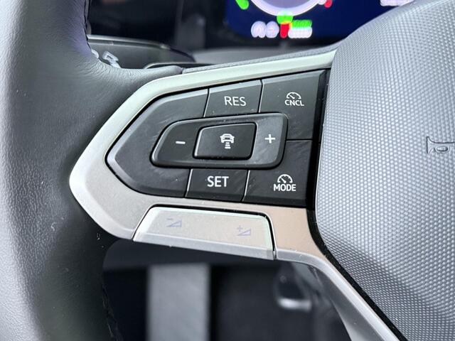 Volkswagen GOLF 1.5 eHybrid Style Edition | 204 PK | SoH 100% | Trekhaak wegklapbaar | Adaptive Cruise Control | Achteruitrijcamera | Panoramadak | Elektrische verstelbare stoelen |