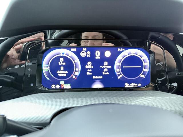 Volkswagen GOLF 1.5 eHybrid Style Edition | 204 PK | SoH 100% | Trekhaak wegklapbaar | Adaptive Cruise Control | Achteruitrijcamera | Panoramadak | Elektrische verstelbare stoelen |