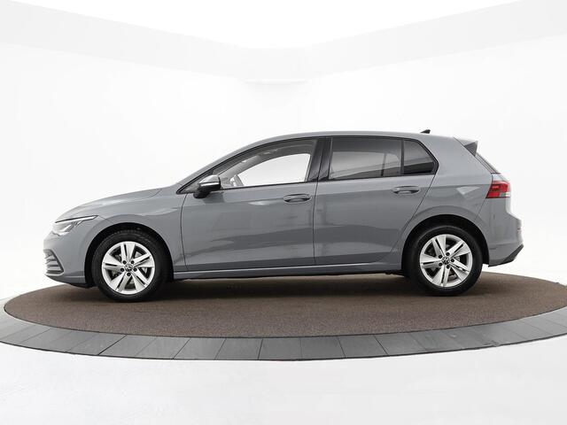 Volkswagen GOLF 1.0 eTSI 110pk DSG Life · Camera · Apple/Android Car Play · Navigatie · P-Sensoren · Sfeerverlichting · 16'' Inch · Garantie t/m 06-02-2028 of 100.000km