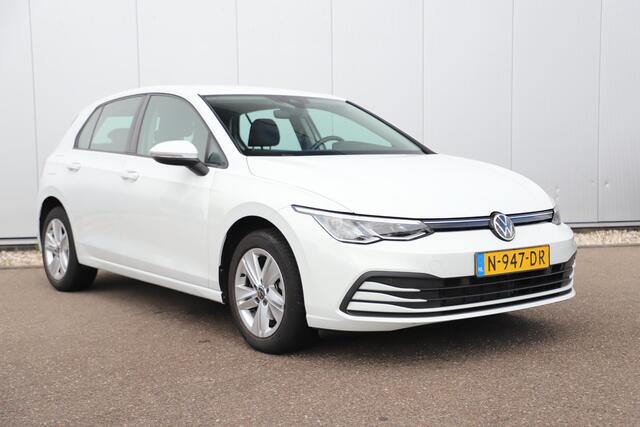 Volkswagen GOLF 1.0 eTSI Life Automaat Virtual Sfeerverlichting 16 inch Navigatie Achteruitrijcamera