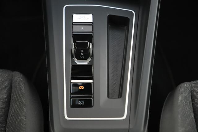 Volkswagen GOLF 1.0 eTSI Life Automaat Virtual Sfeerverlichting 16 inch Navigatie Achteruitrijcamera