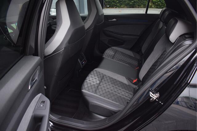 Volkswagen GOLF 1.5 eTSI 150pk DSG R-Line | Pano | IQ-light | Camera