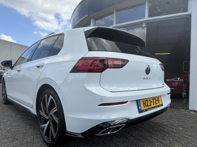 Volkswagen GOLF 8 1.5 eTSI R-Line Bns