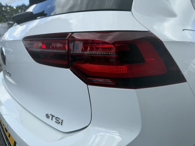 Volkswagen GOLF 8 1.5 eTSI R-Line Bns