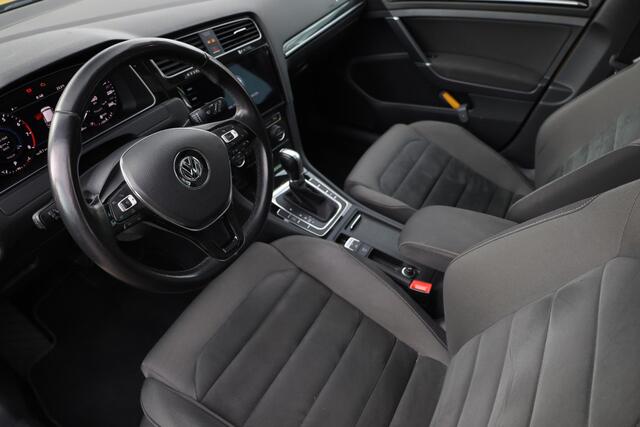 Volkswagen GOLF 1.5 TSI Highline 150PK / 110kW DSG, Apple Carplay & Android Auto, LED koplampen, LED achterlichten met dynamische richtingaanwijzers, elektrisch verstel-, verwarm- en inklapbare buitenspiegels (spiegelpakket), draadloze telefoonlader, discover pro navigat