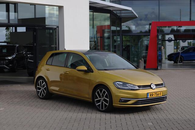Volkswagen GOLF 1.5 TSI Highline 150PK / 110kW DSG, Apple Carplay & Android Auto, LED koplampen, LED achterlichten met dynamische richtingaanwijzers, elektrisch verstel-, verwarm- en inklapbare buitenspiegels (spiegelpakket), draadloze telefoonlader, discover pro navigat